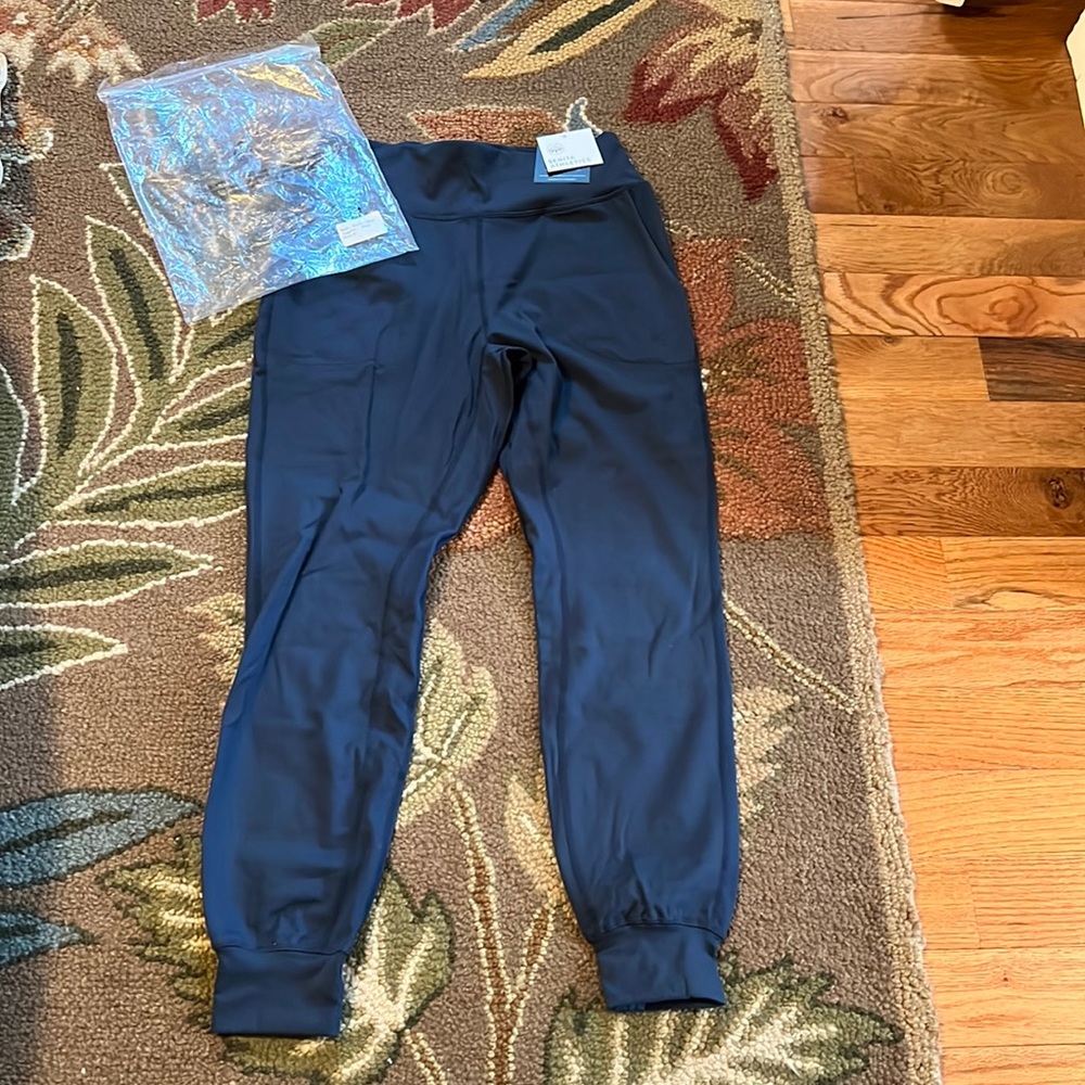 Senita Studio Skin Joggers Size Medium NWTS